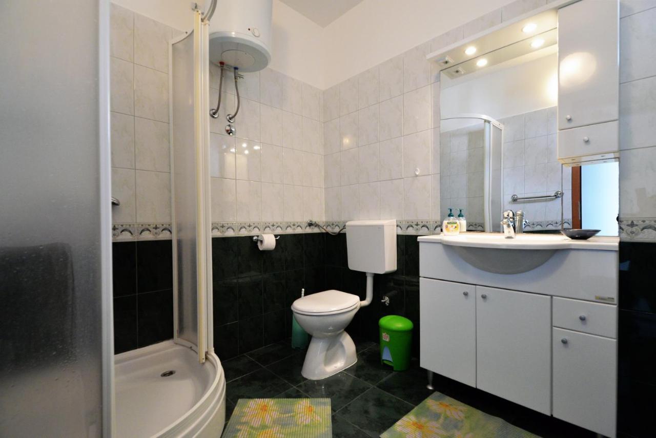House Klarin Apartamento Jezera Exterior foto